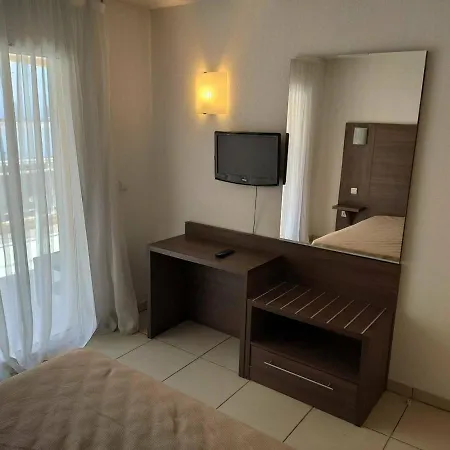 דירה T2 Climatise, Terrasse De 23m², Piscine, Parking, A 100m De La Plage, - Fr-1-388-203 *